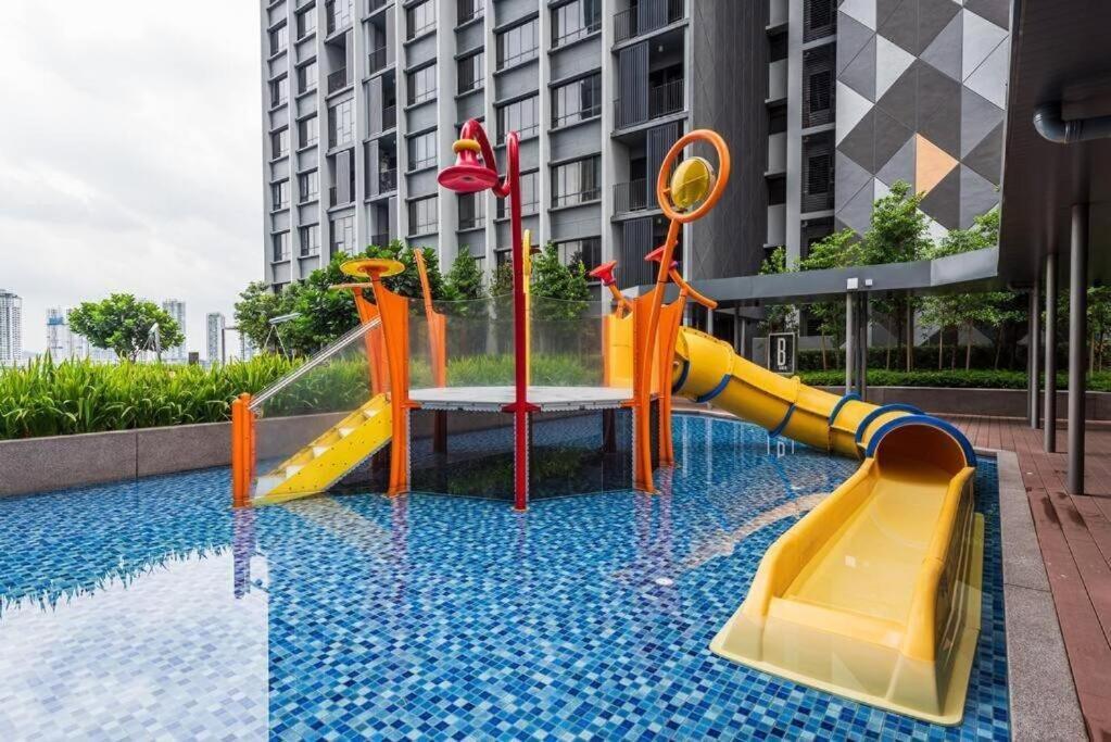 Millerz Square Tower Barrow Pangsapuri *